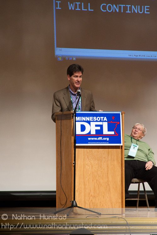 Senate Majority Leader Larry Pogemiller addresses the SD59 conve